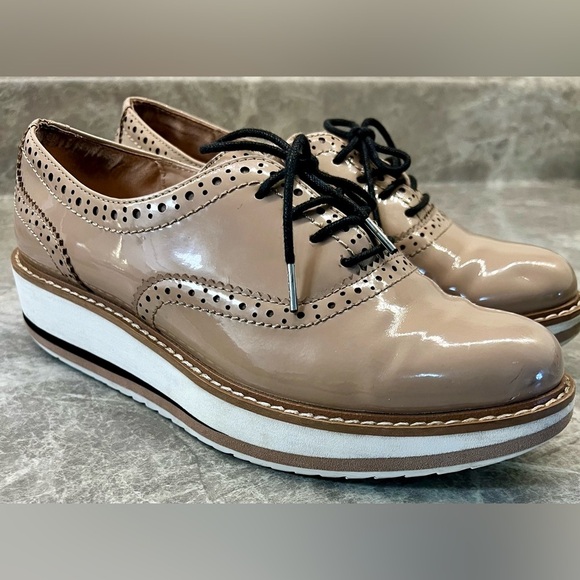 Zara women’s tan, white, black patent leather lace up oxfords. Size 5.5 - Picture 2 of 10